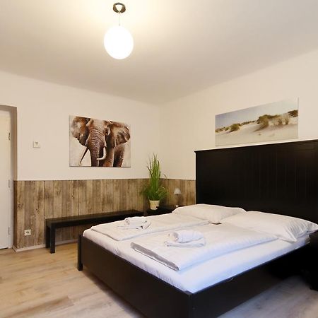 Manu Apartment Hennersdorf ภายนอก รูปภาพ