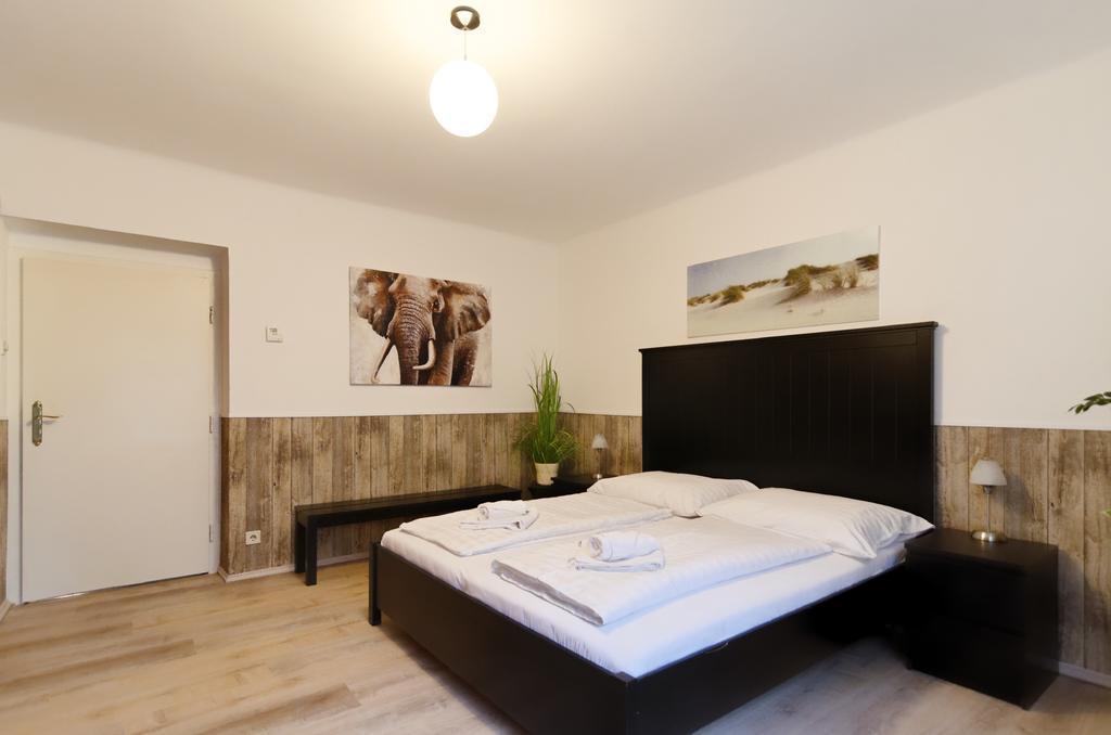 Manu Apartment Hennersdorf ภายนอก รูปภาพ